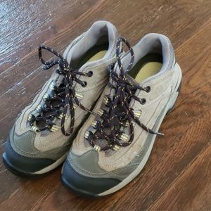 Hiking/Outdoor shoes